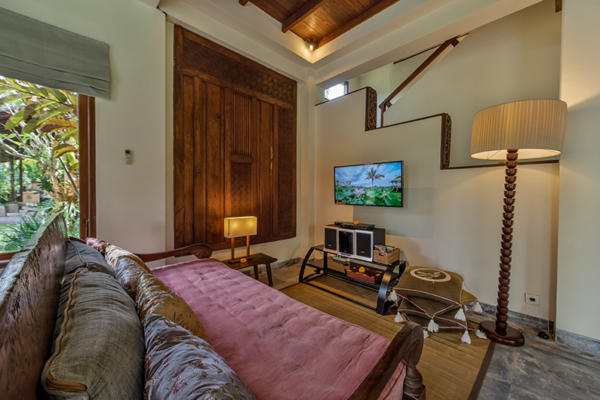 Villa Bodhi Jaya House Bedroom and Lounge with TV | Ubud, Bali