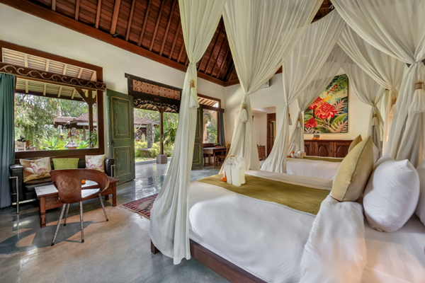 Villa Bodhi Sri House Bedroom with Twin Beds and Garden View | Ubud, Bali