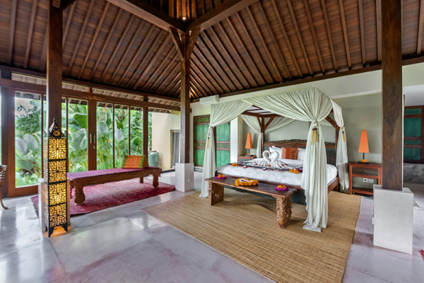 Villa Bodhi Laba House Bedroom with Seating Area | Ubud, Bali