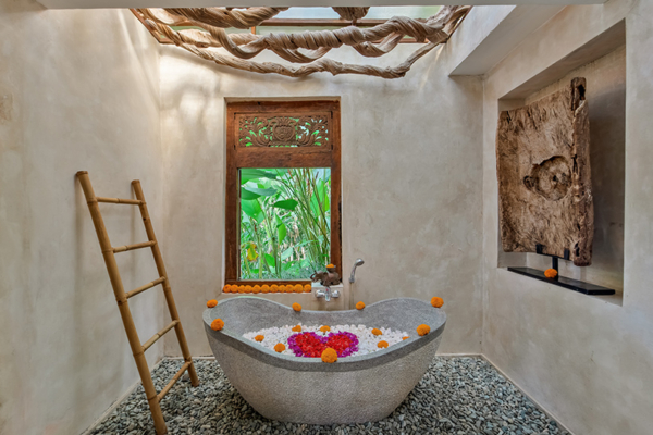 Villa Bodhi Laba House Romantic Bathtub Set Up | Ubud, Bali