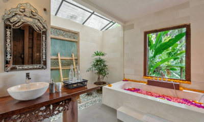 Villa Bodhi Menala House Romantic Bathtub Set Up | Ubud, Bali