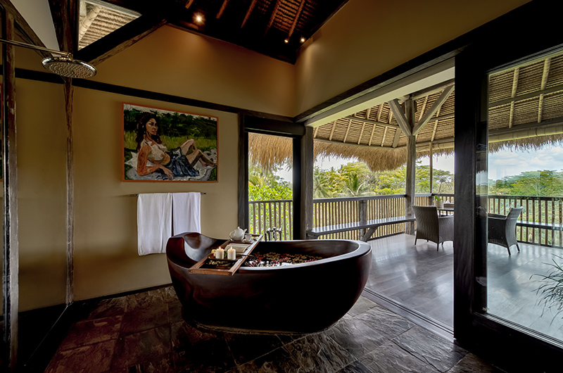 Villa Kelusa Pondok Surya Bathroom One with Romantic Bathtub Set Up | Ubud, Bali