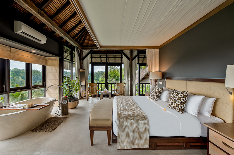 Villa Kelusa Pondok Sapi Bedroom One with Bathtub | Ubud, Bali