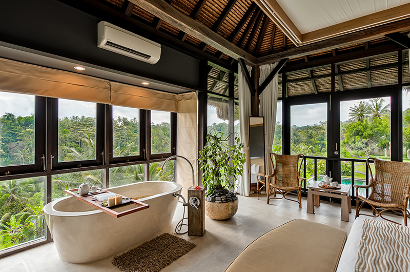Villa Kelusa Pondok Sapi Bedroom One with Bathtub and View | Ubud, Bali