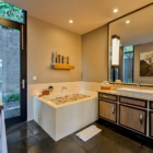 Villa Kelusa Pondok Sapi Bathroom Two with Bathtub | Ubud, Bali