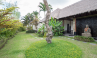 Villa Rumah Lotus Pathway to the Garden | Ubud, Bali