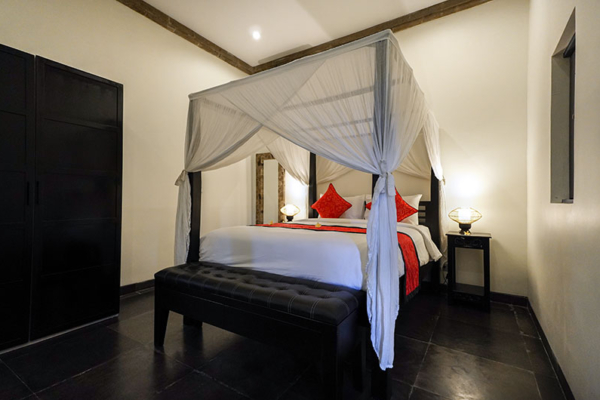 Villa Rumah Lotus Bedroom Three with Four Poster Bed | Ubud, Bali