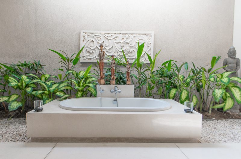 Villa Sam Seminyak Bathtub | Petitenget, Bali