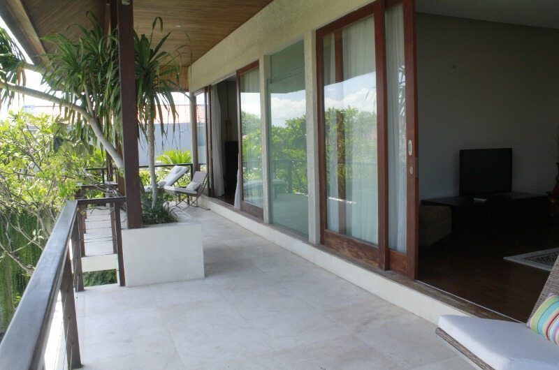 Villa Tenang Mezzanine | Batubelig, Bali