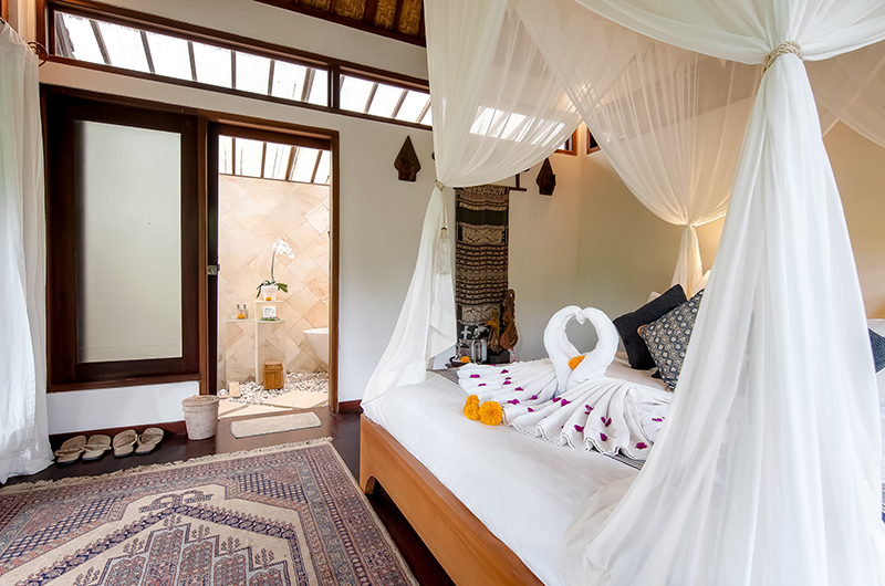 Villa Umah Shanti Singasari Room Bedroom and Bathroom | Ubud, Bali