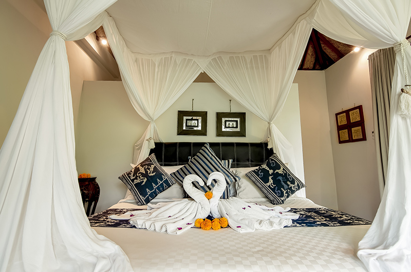 Villa Umah Shanti Majapahit Room Bedroom with Mosquito Net | Ubud, Bali