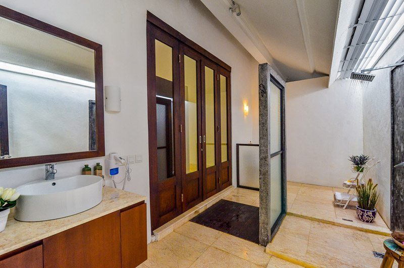Villa Alu Empat Bathroom | Petitenget, Bali