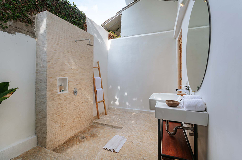 Villa Amaya Open Plan Shower | Legian, Bali