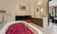 Villa Manis Romantic Bathtub Set Up | Pererenan, Bali