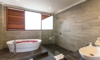 Villa Alaya Bathtub | Seminyak, Bali