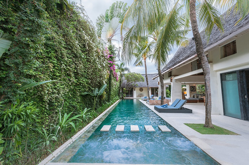 Casa Mateo Outdoor Jacuzzi | Seminyak, Bali