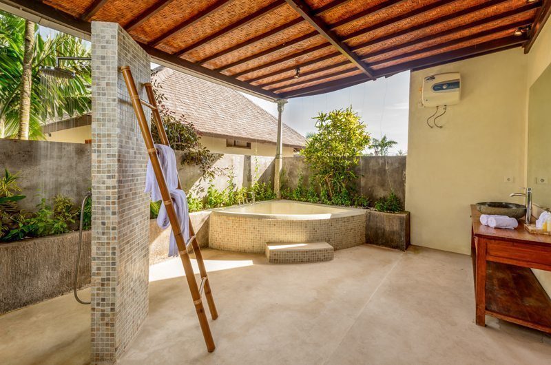 Villa Ace Outdoor Bathroom | Seminyak, Bali