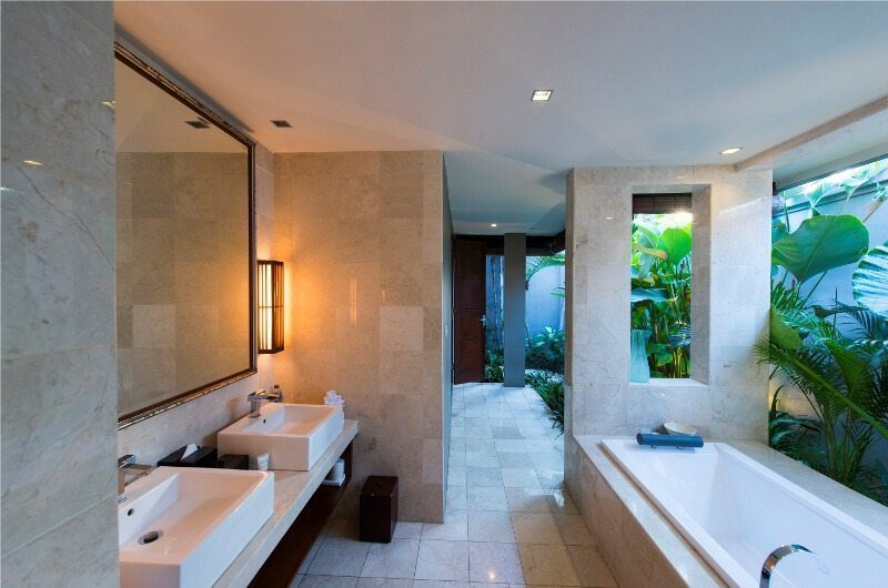 Akara Villas Bathroom | Petitenget, Bali