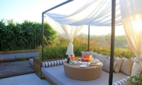 Berry Amour Romantic Villas Lounge | Batubelig, Bali