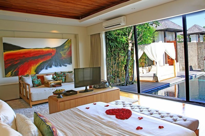 Berry Amour Romantic Villas Desire Villa Bedroom Side View | Batubelig, Bali