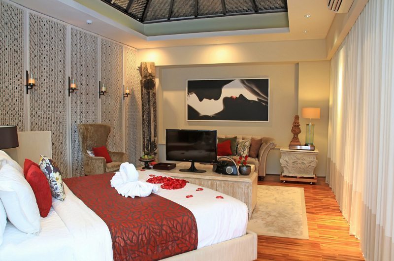 Berry Amour Romantic Villas Temptation Villa Bedroom | Batubelig, Bali