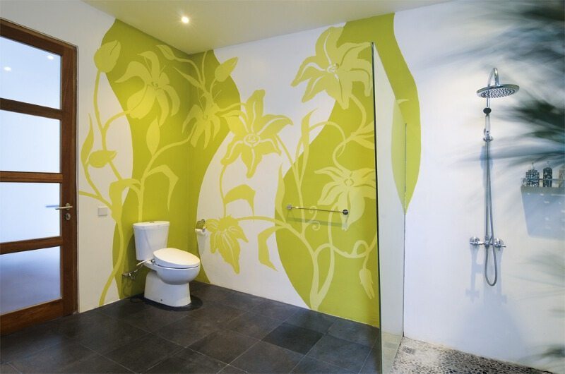 Casa Cinta 1 Bathroom with Shower | Batubelig, Bali