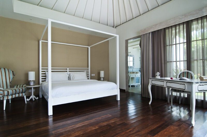 Casa Cinta 2 Bedroom with Study Table | Batubelig, Bali