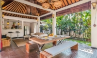 Villa Can Barca Dining Area | Petitenget, Bali