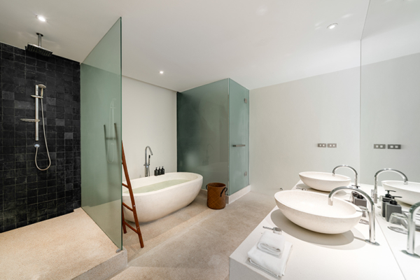 Samujana 4 His and Hers Bathroom with Shower and Bathtub | Choeng Mon, Koh Samui Samujana 4 His and Hers Bathroom with Shower and Bathtub | Choeng Mon, Koh Samui