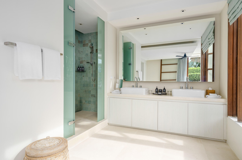 Samujana 7 Bathroom with Mirror | Choeng Mon, Koh Samui