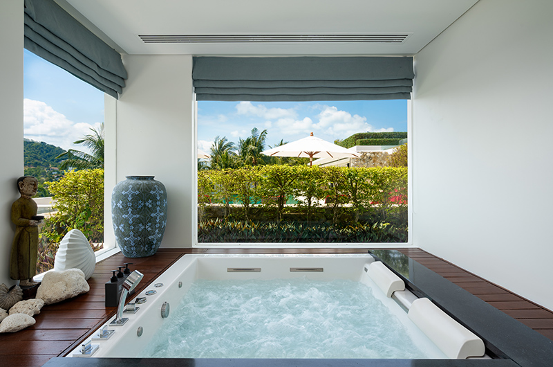 Samujana 9 Bathroom One with Jacuzzi | Choeng Mon, Koh Samui