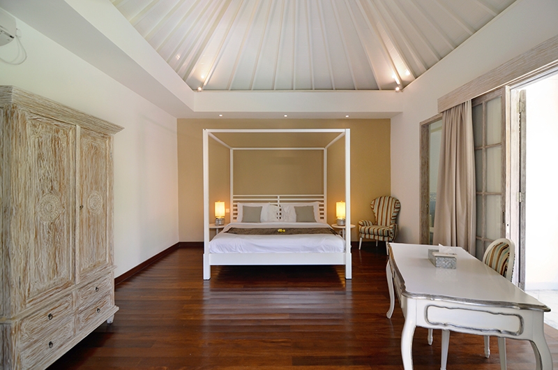 Casa Cinta 2 Bedroom with Seating | Batubelig, Bali
