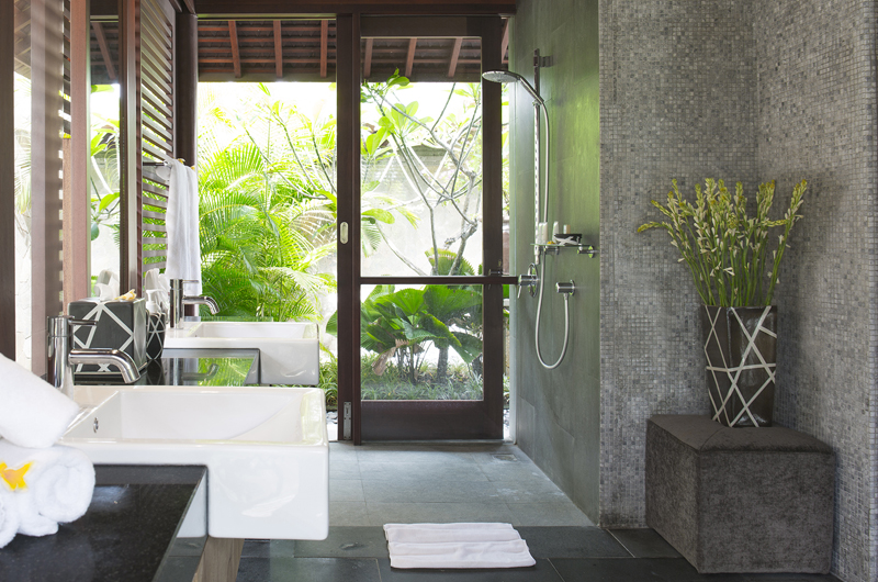 Villa Bayu Gita Bayu Gita Beach Front Bathroom | Sanur, Bali
