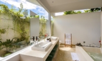 Villa Meiwenti En-suite Bathroom | Canggu, Bali
