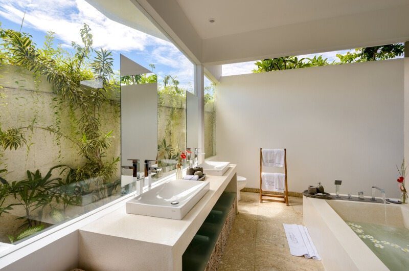 Villa Meiwenti En-suite Bathroom | Canggu, Bali