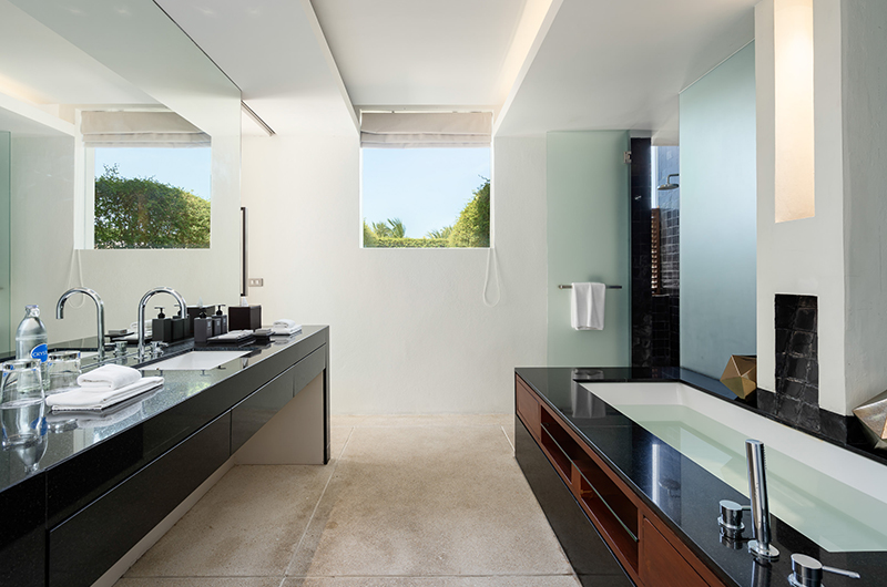 Samujana 11a Bathroom with Mirror | Choeng Mon, Koh Samui