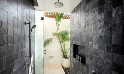 Samujana 11B En-Suite Bathroom with Shower | Choeng Mon, Koh Samui