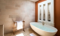 Villa Tiga Puluh Bathtub | Seminyak, Bali