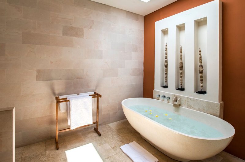 Villa Tiga Puluh Bathtub | Seminyak, Bali