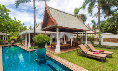 Villa Bougainvillea Pool Side Loungers | Maenam, Koh Samui