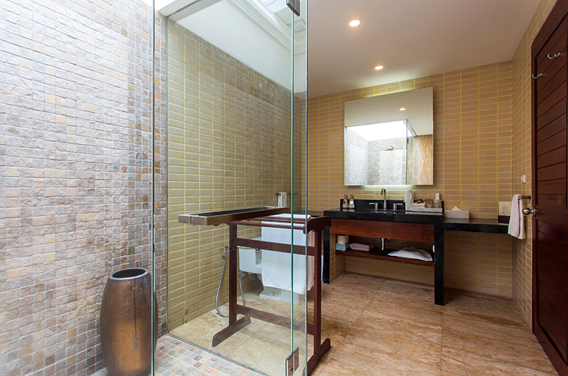 Villa Bougainvillea Bathroom Two with Mirror | Maenam, Koh Samui