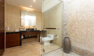 Villa Bougainvillea Bathroom Three with Mirror | Maenam, Koh Samui