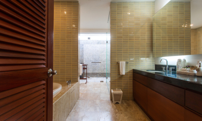 Villa Bougainvillea Bathroom Four with Bathtub | Maenam, Koh Samui