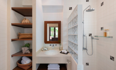 Motsamot Bathroom with Shower | Choeng Mon, Koh Samui