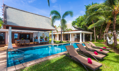 Villa Acacia Sun Loungers | Maenam, Koh Samui