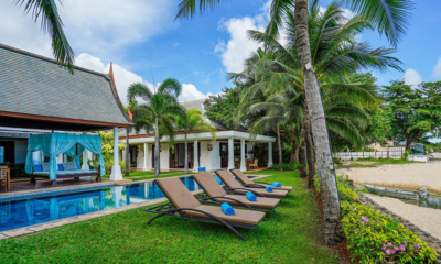 Villa Acacia Pool Side Sun Beds with View | Maenam, Koh Samui