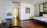 Villa Champak Bedroom with Mirror | Maenam, Koh Samui