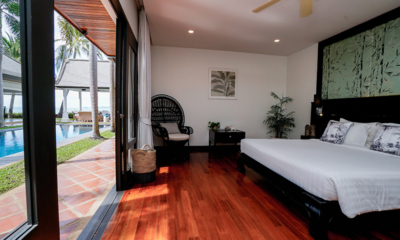 Villa Champak Bedroom with Wooden Floor | Maenam, Koh Samui