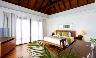 Villa Hibiscus Bedroom One with Study Area and TV | Maenam, Koh Samui