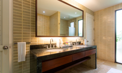Villa Hibiscus Bathroom Two with Mirror | Maenam, Koh Samui